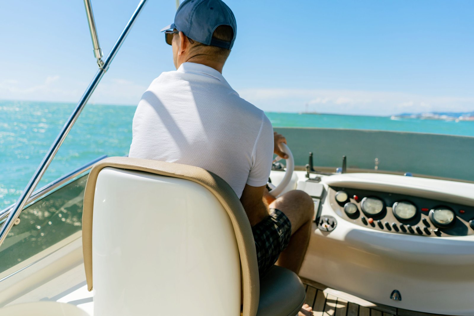 Best Marine Vinyl and Thread for Florida Boats