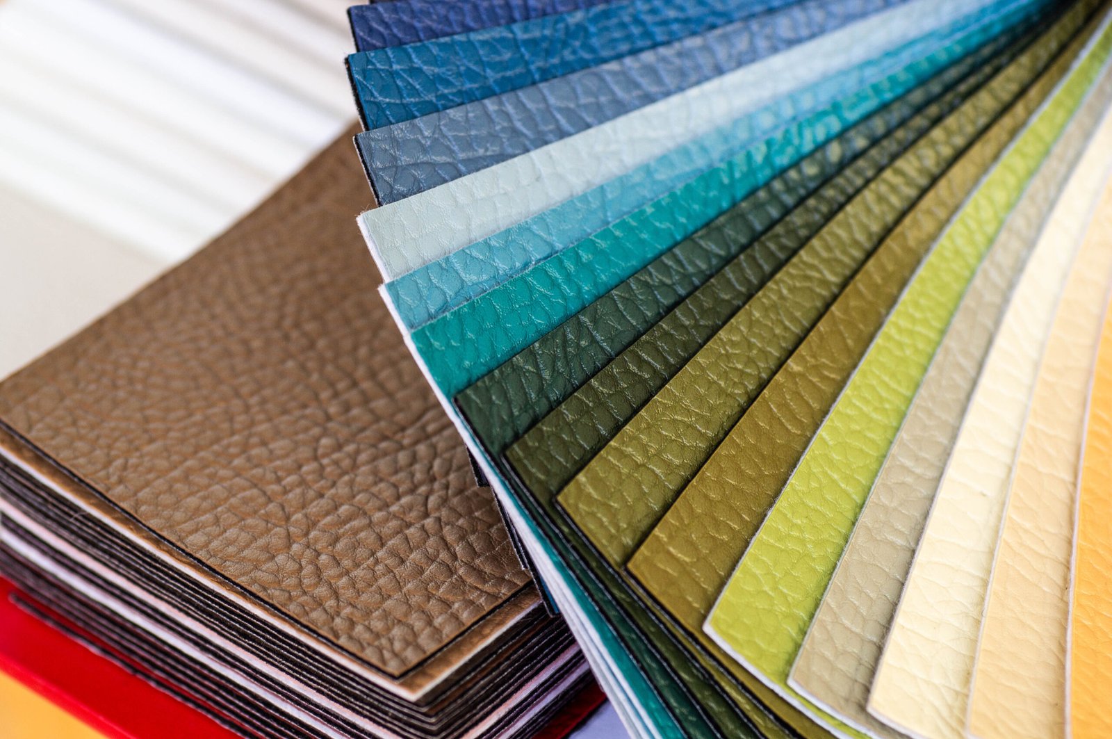 Choosing the Right Marine Vinyl for Family Boats